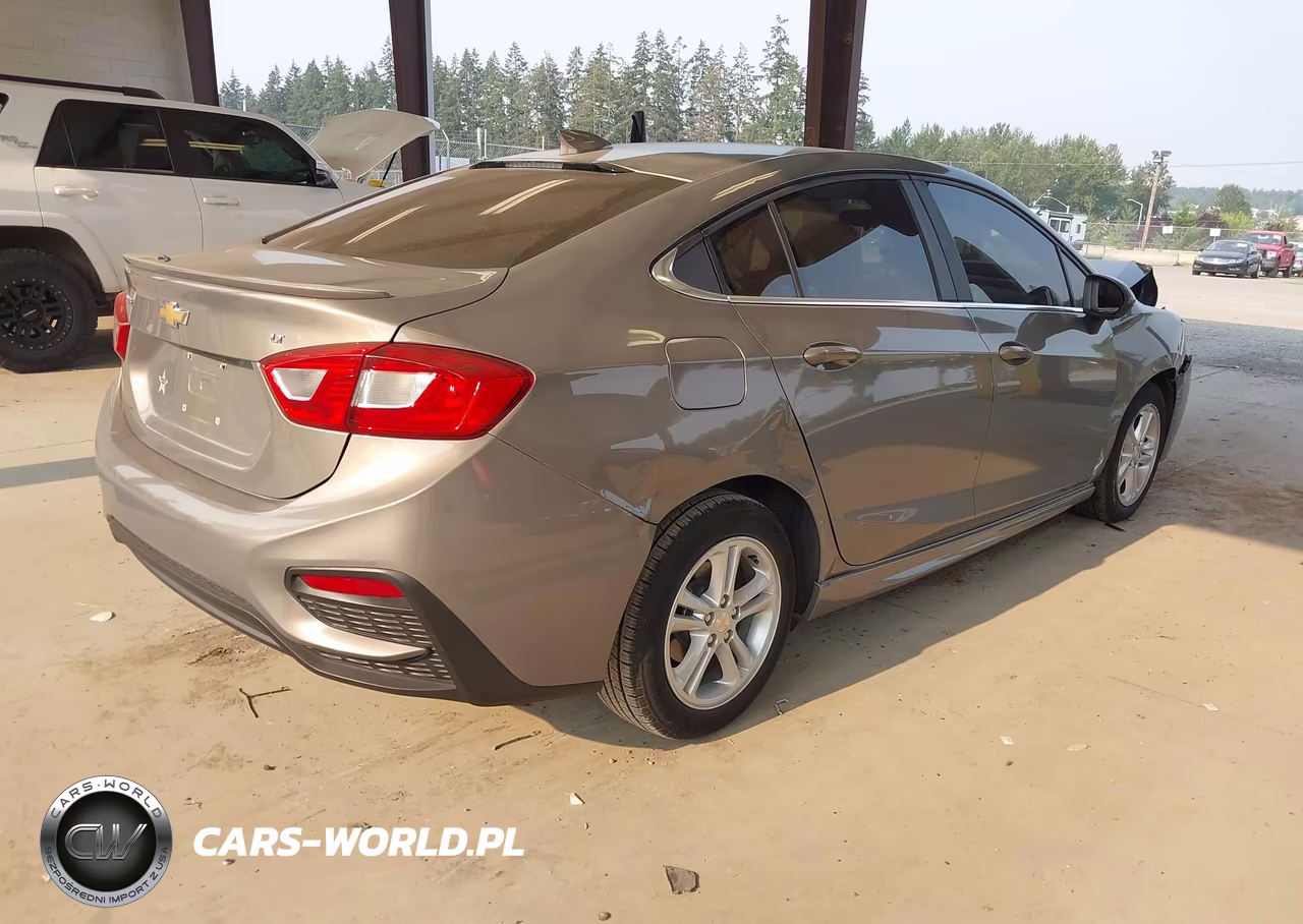 2018 Chevrolet Cruze Lt Auto VIN:1G1BE5SMXJ7224238 - 4
