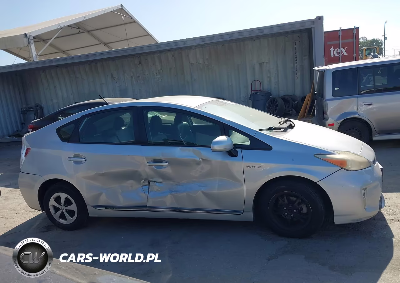 2013 Toyota Prius Four VIN:JTDKN3DU4D1675326 - 12