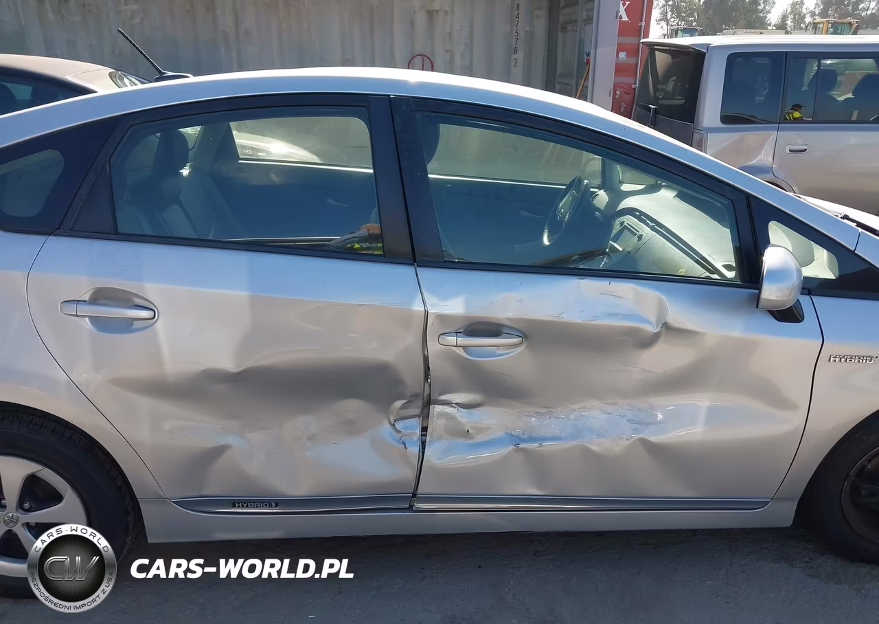 2013 Toyota Prius Four VIN:JTDKN3DU4D1675326 - 6