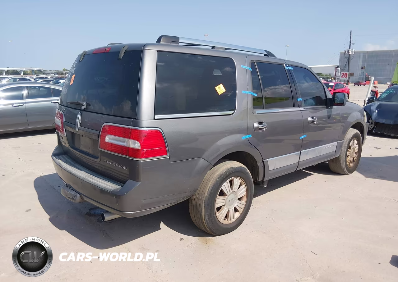 2010 Lincoln Navigator VIN:5LMJJ2H55AEJ00671 - 4