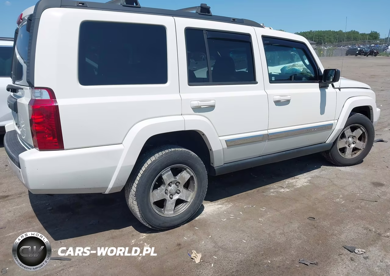 2010 Jeep Commander Sport VIN:1J4RG4GK3AC137235 - 4