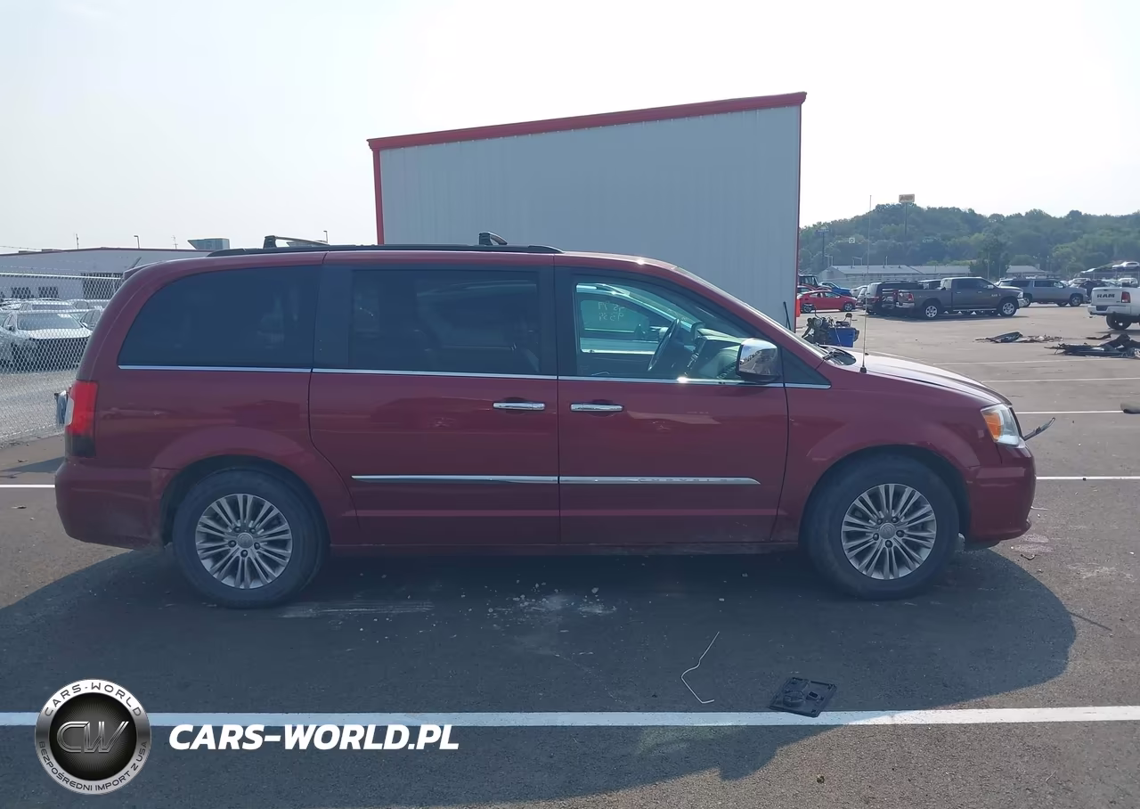 2015 Chrysler Town & Country Touring-L VIN:2C4RC1CGXFR753904 - 13