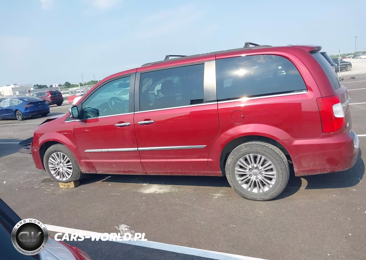2015 Chrysler Town & Country Touring-L VIN:2C4RC1CGXFR753904 - 14