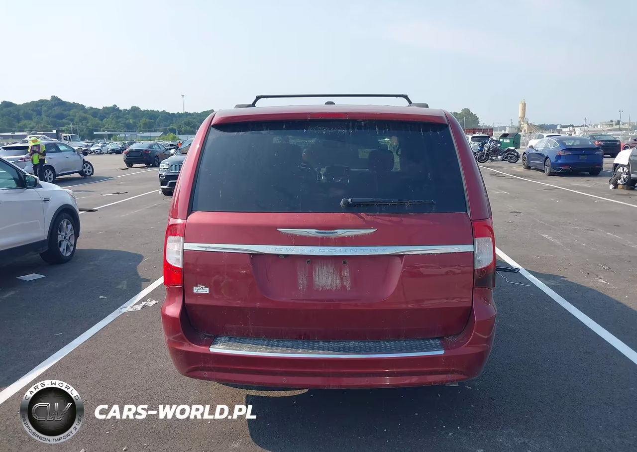 2015 Chrysler Town & Country Touring-L VIN:2C4RC1CGXFR753904 - 16