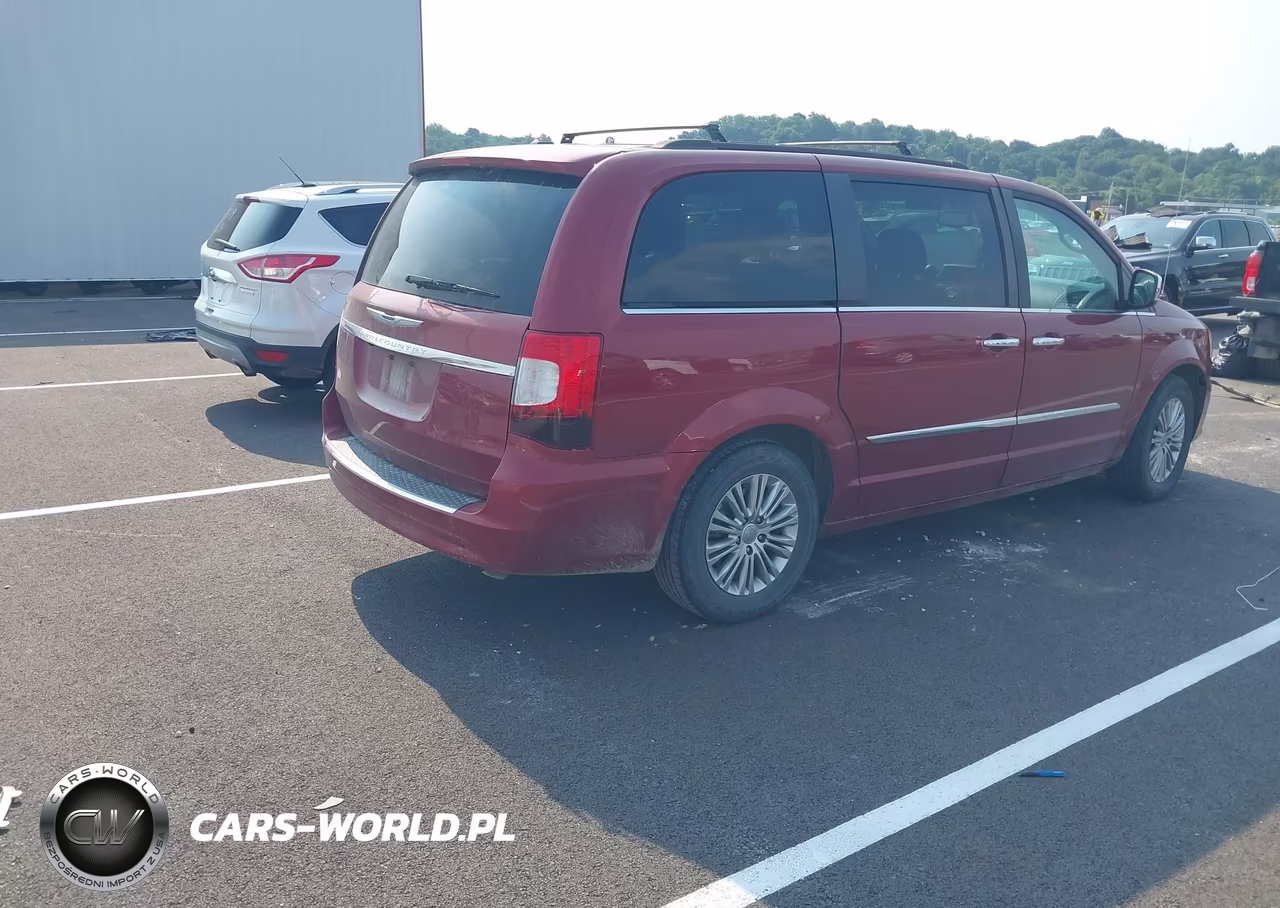 2015 Chrysler Town & Country Touring-L VIN:2C4RC1CGXFR753904 - 4