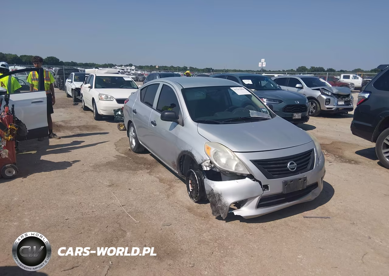 2014 Nissan Versa 1.6 S+