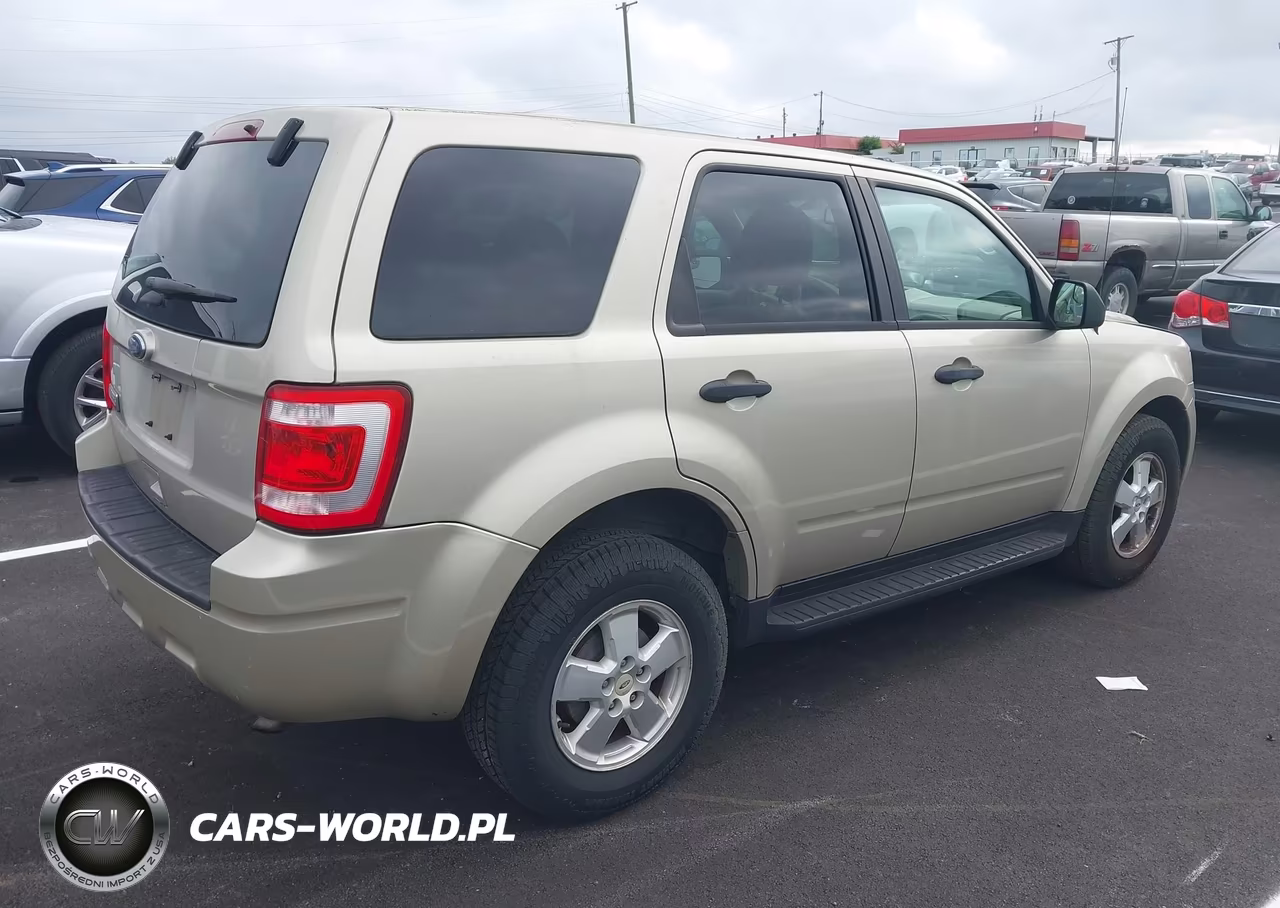 2011 Ford Escape Xlt VIN:1FMCU0D77BKA82904 - 4