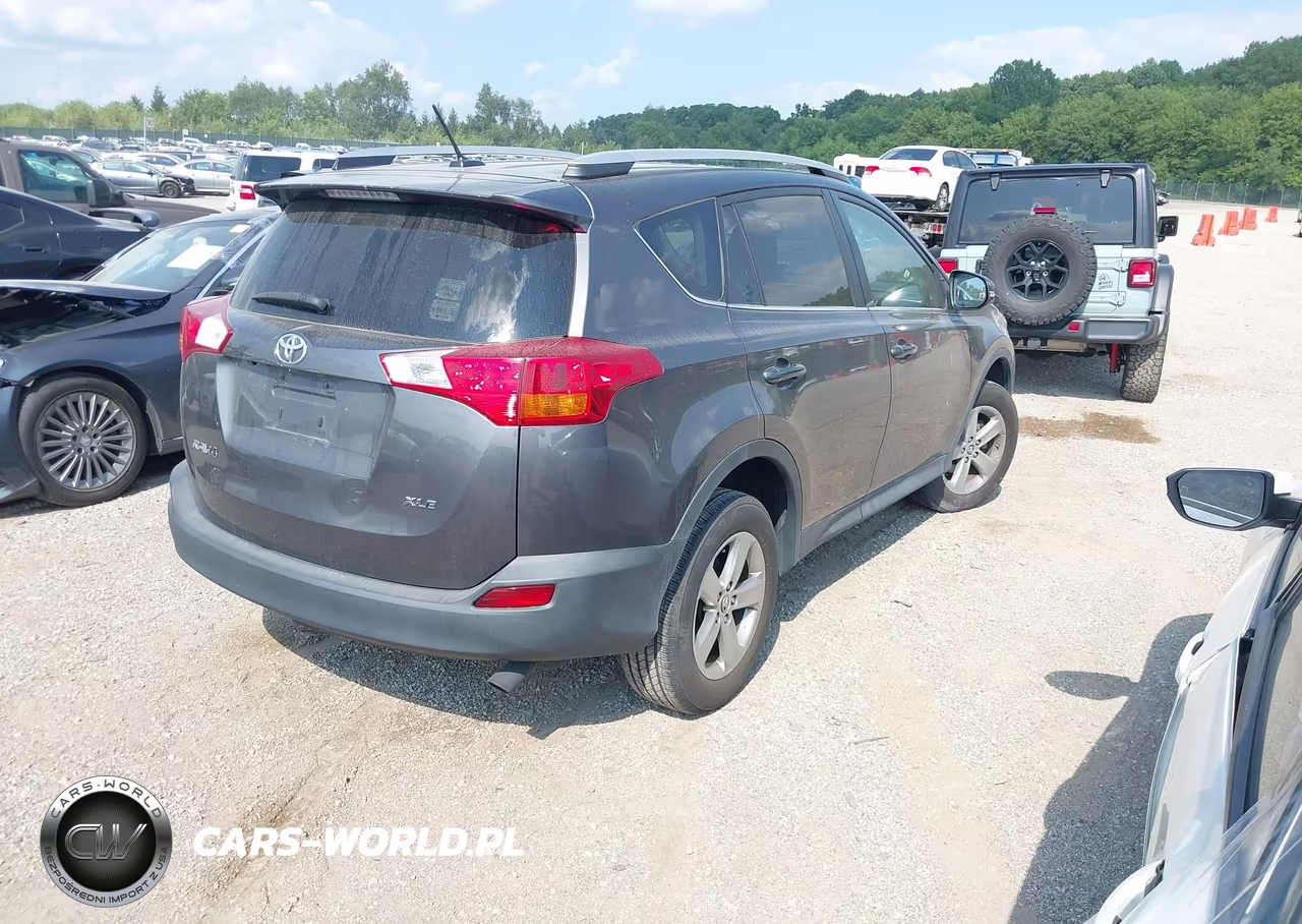 2015 Toyota Rav4 Xle VIN:2T3WFREV9FW199930 - 4