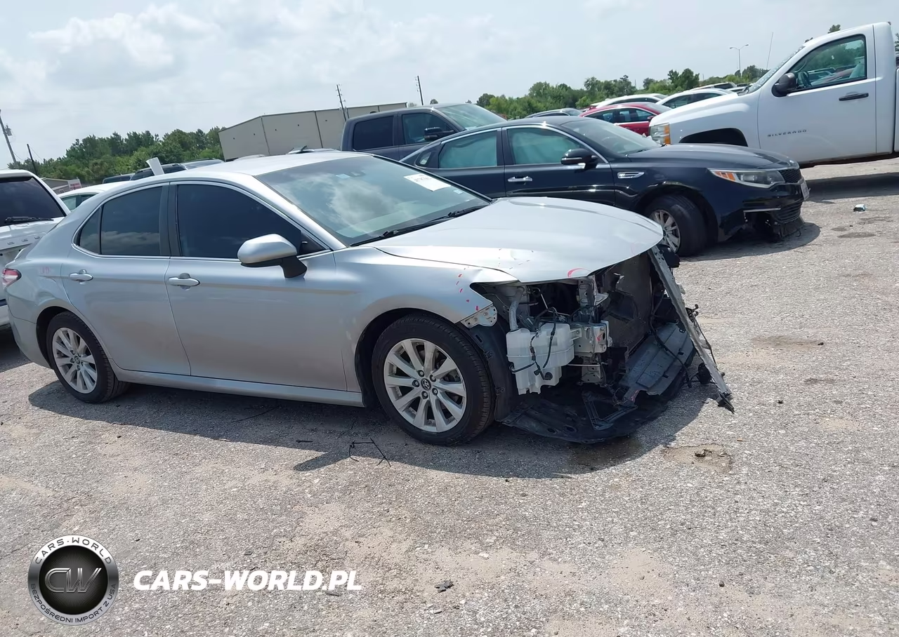 2019 Toyota Camry Le – zdjęcie 1 z 16