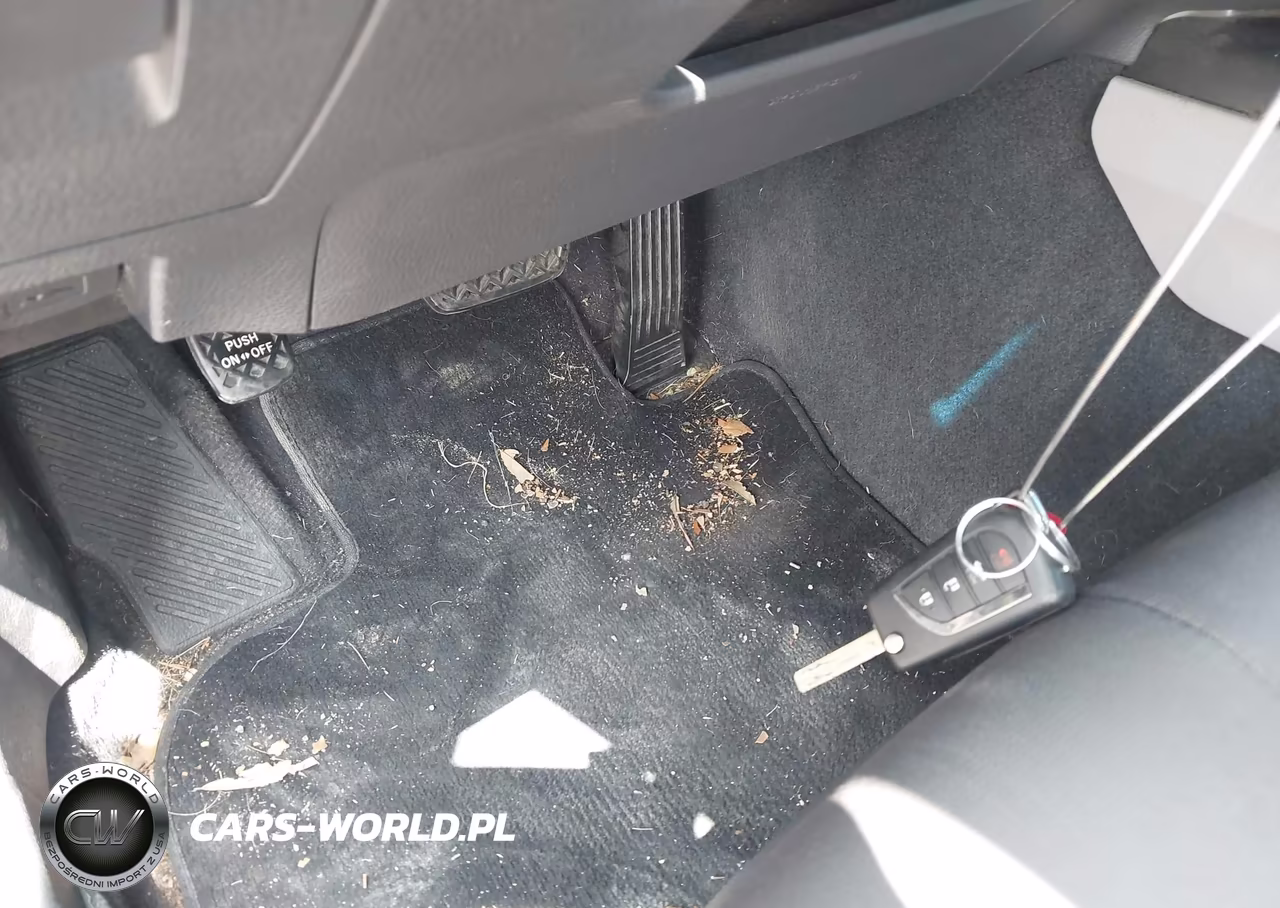 2019 Toyota Camry Le VIN:4T1B11HK2KU206624 - 11