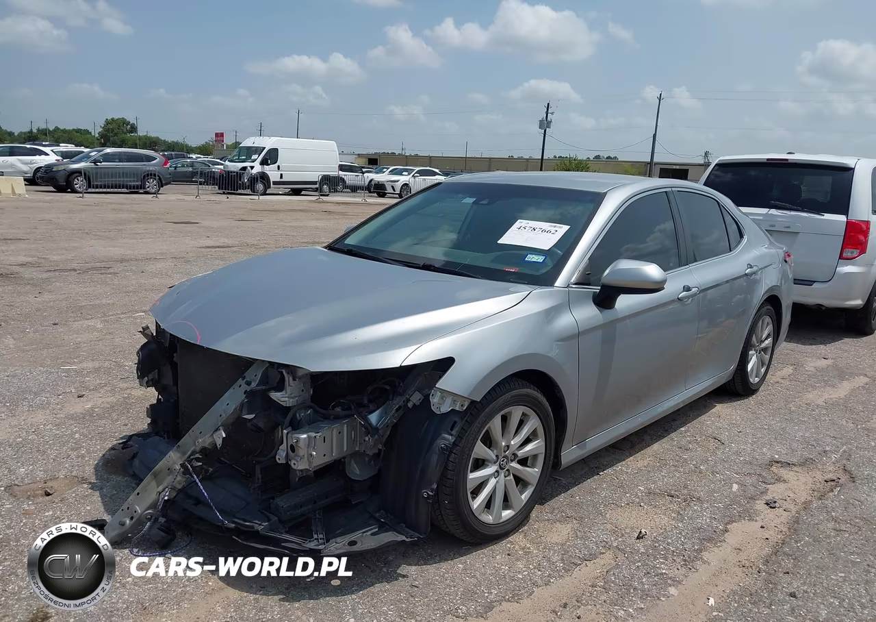 2019 Toyota Camry Le VIN:4T1B11HK2KU206624 - 2