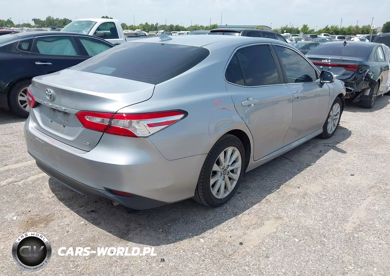 2019 Toyota Camry Le VIN:4T1B11HK2KU206624 - 4