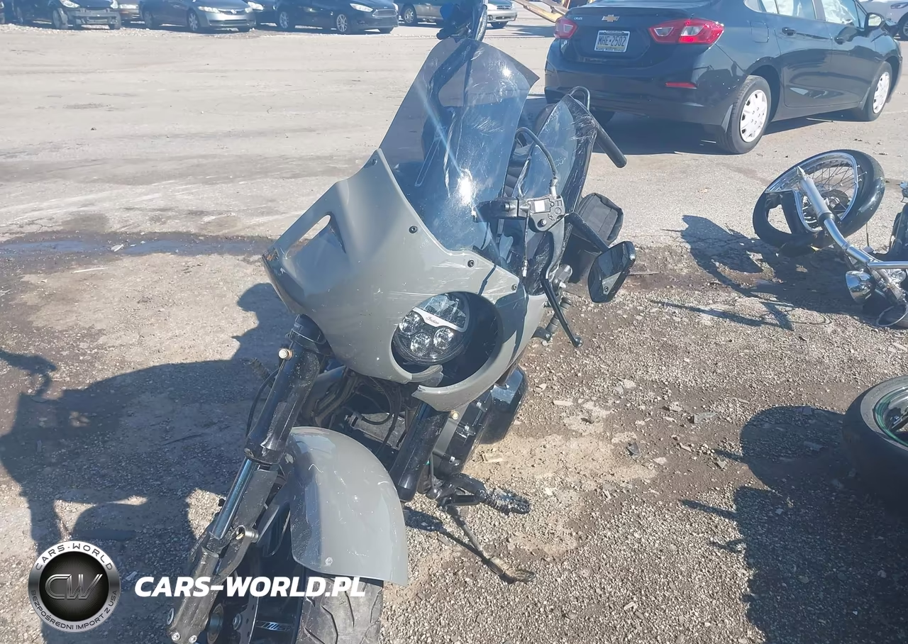 2023 Indian Motorcycle Co. Sport Chief VIN:56KDSDBH2P3010053 - 2