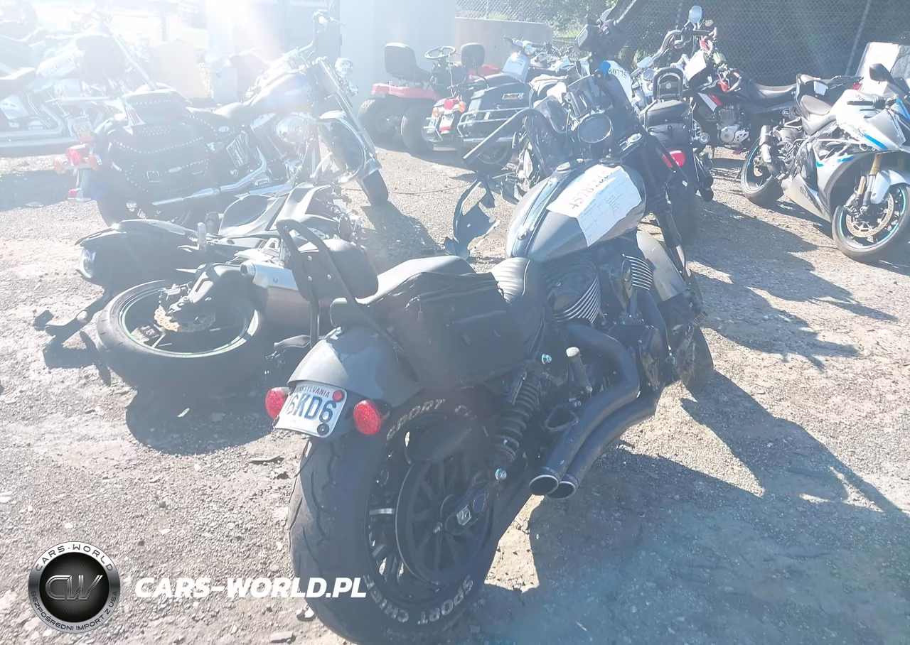 2023 Indian Motorcycle Co. Sport Chief VIN:56KDSDBH2P3010053 - 4