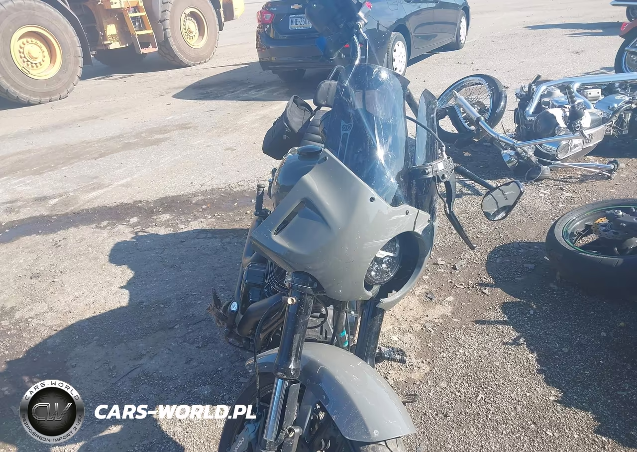 2023 Indian Motorcycle Co. Sport Chief VIN:56KDSDBH2P3010053 - 5