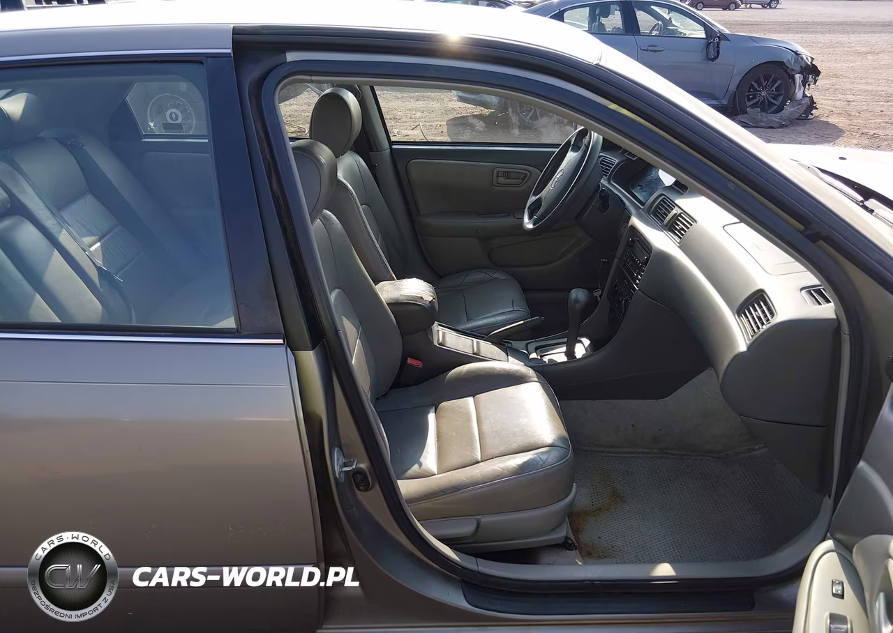 2001 Toyota Camry Le VIN:4T1BG22K11U104789 - 5