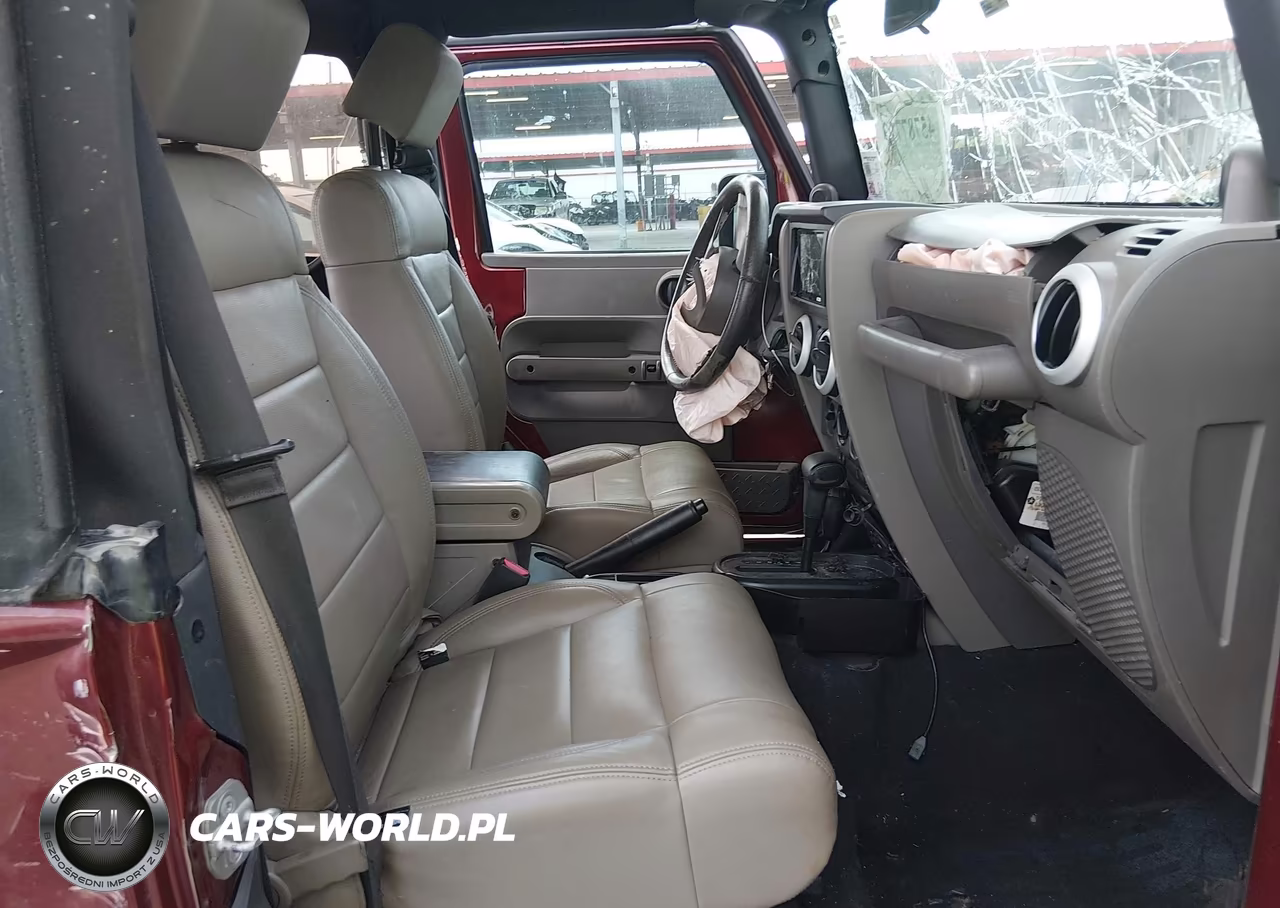 2010 Jeep Wrangler Sahara VIN:1J4AA5D19AL126062 - 5