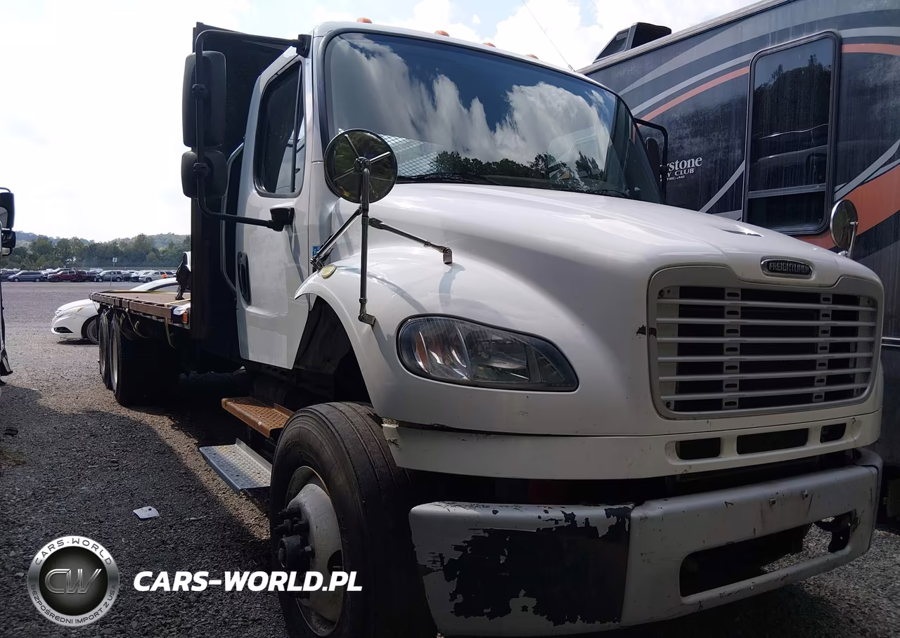 2017 Freightliner M2 106