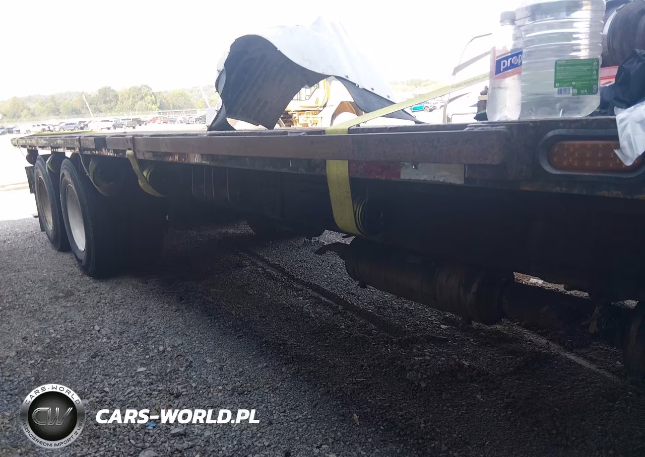 2017 Freightliner M2 106 VIN:1FVHCYCY3HHJB0998 - 13
