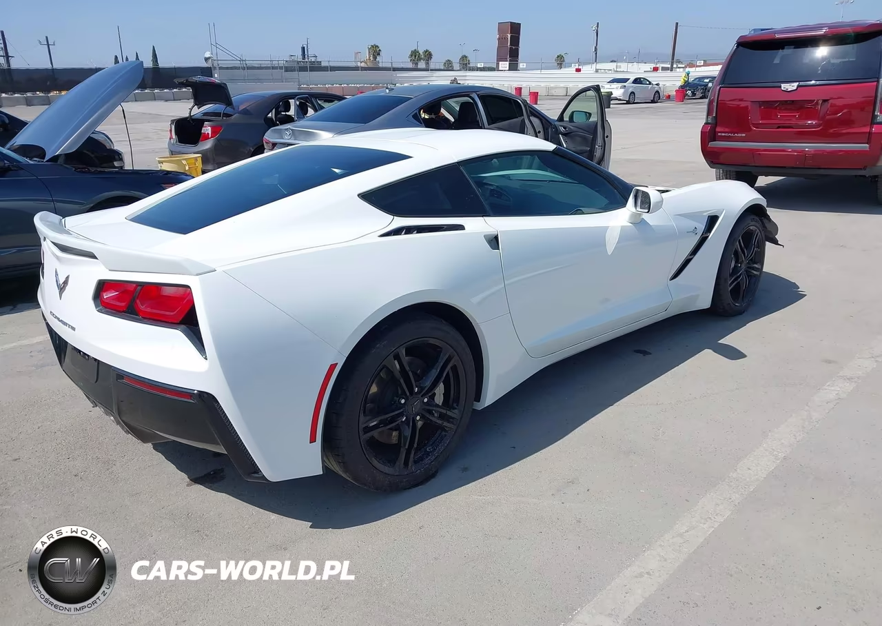 2016 Chevrolet Corvette Stingray VIN:1G1YB2D72G5125877 - 4