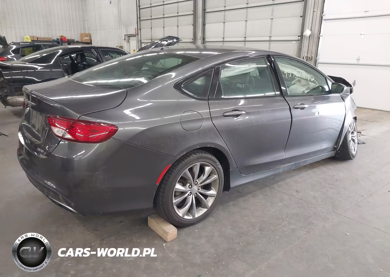 2015 Chrysler 200 S VIN:1C3CCCBG7FN620750 - 4