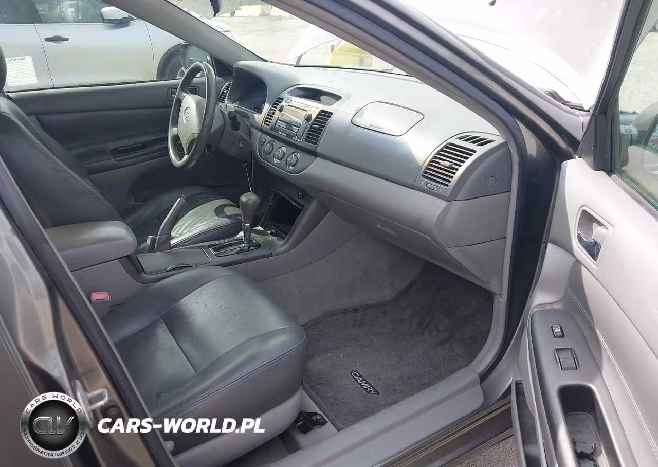 2005 Toyota Camry Le VIN:4T1BE32K75U527099 - 5