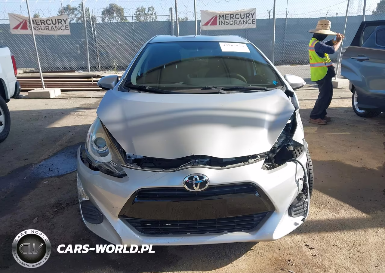 2016 Toyota Prius C Three VIN:JTDKDTB30G1129463 - 12