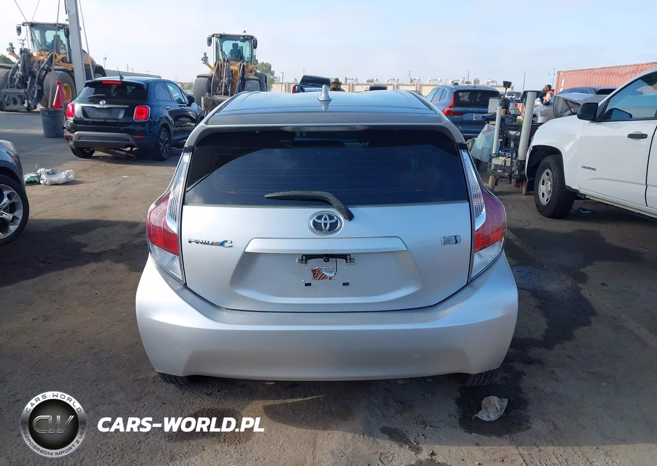 2016 Toyota Prius C Three VIN:JTDKDTB30G1129463 - 16
