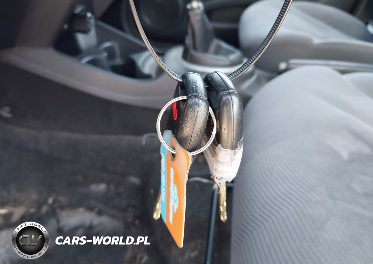 2010 Honda Fit VIN:JHMGE8G28AC039004 - 11