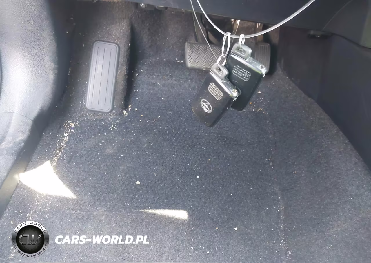 2018 Toyota Rav4 Xle VIN:JTMWFREV4JJ170116 - 11