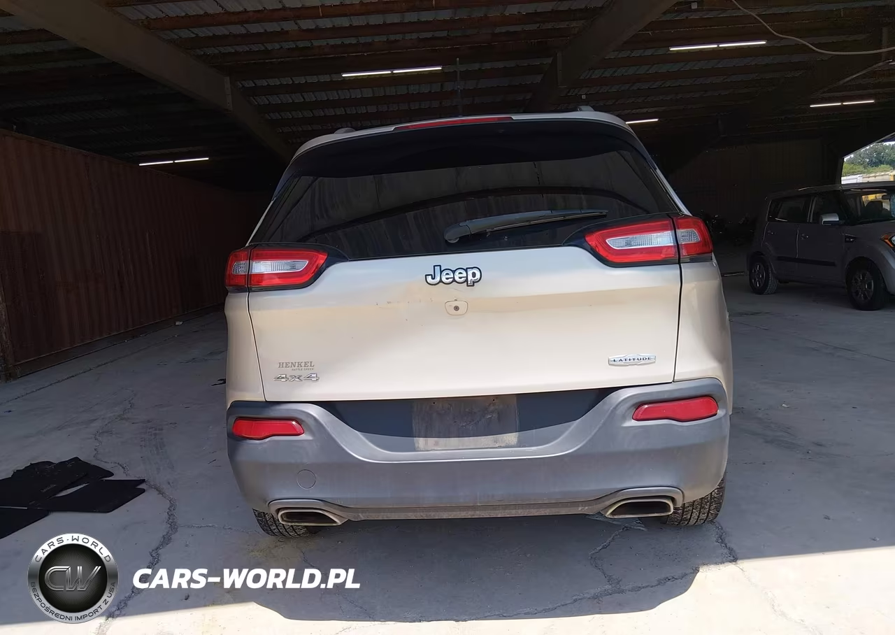 2015 Jeep Cherokee Latitude VIN:1C4PJMCS3FW544823 - 16
