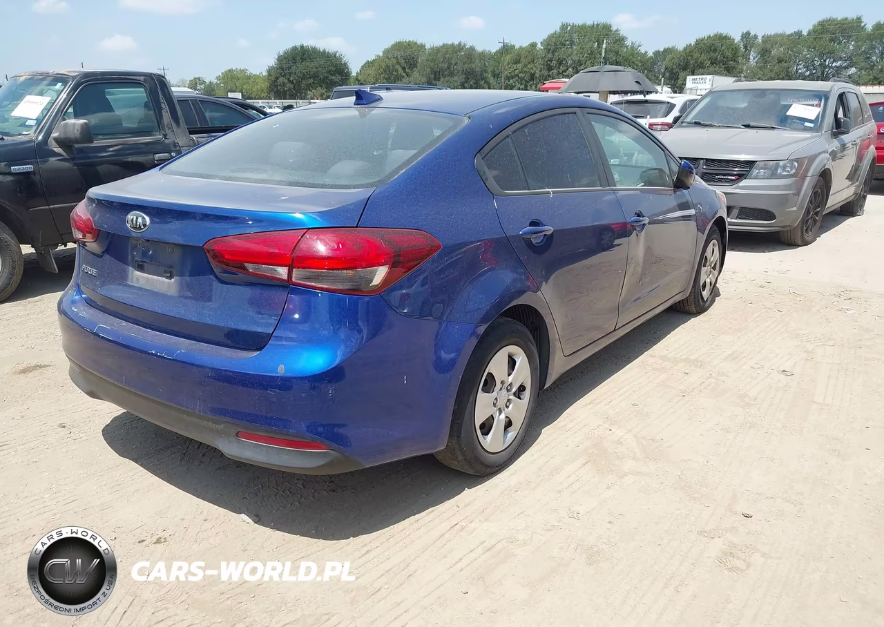 2018 Kia Forte Lx VIN:3KPFL4A76JE193963 - 4