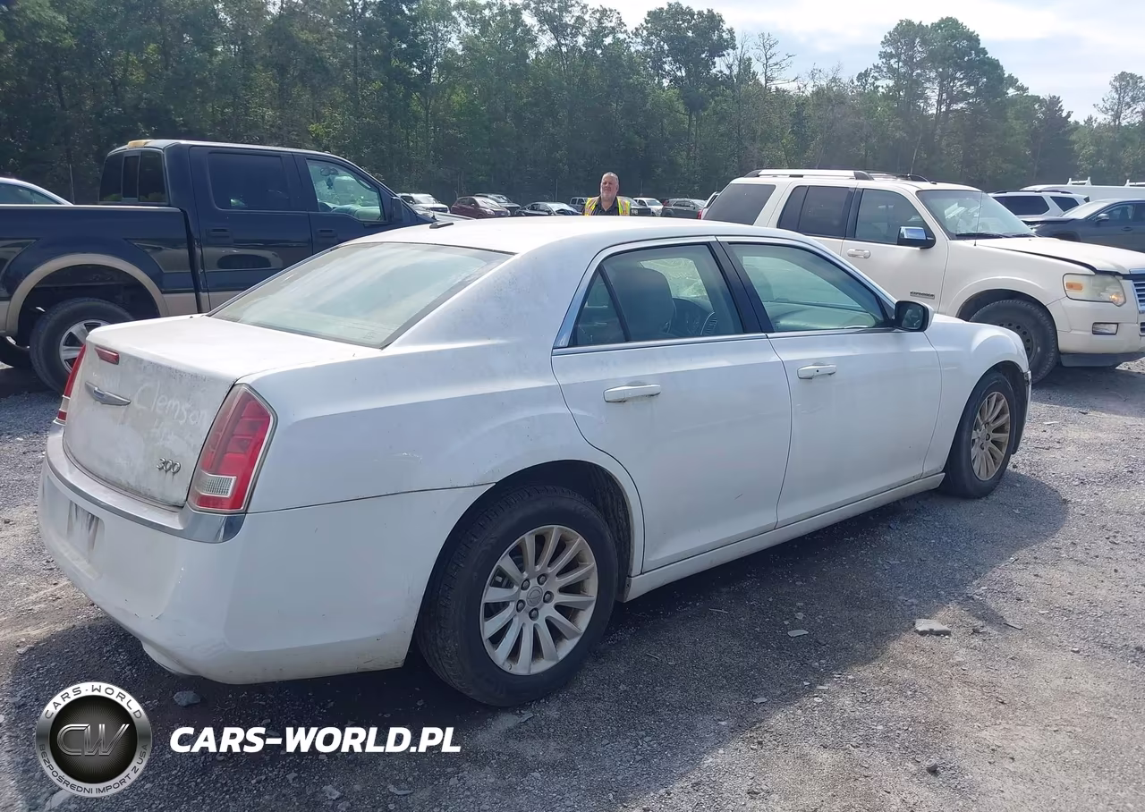 2012 Chrysler 300 VIN:2C3CCAAG6CH206112 - 4