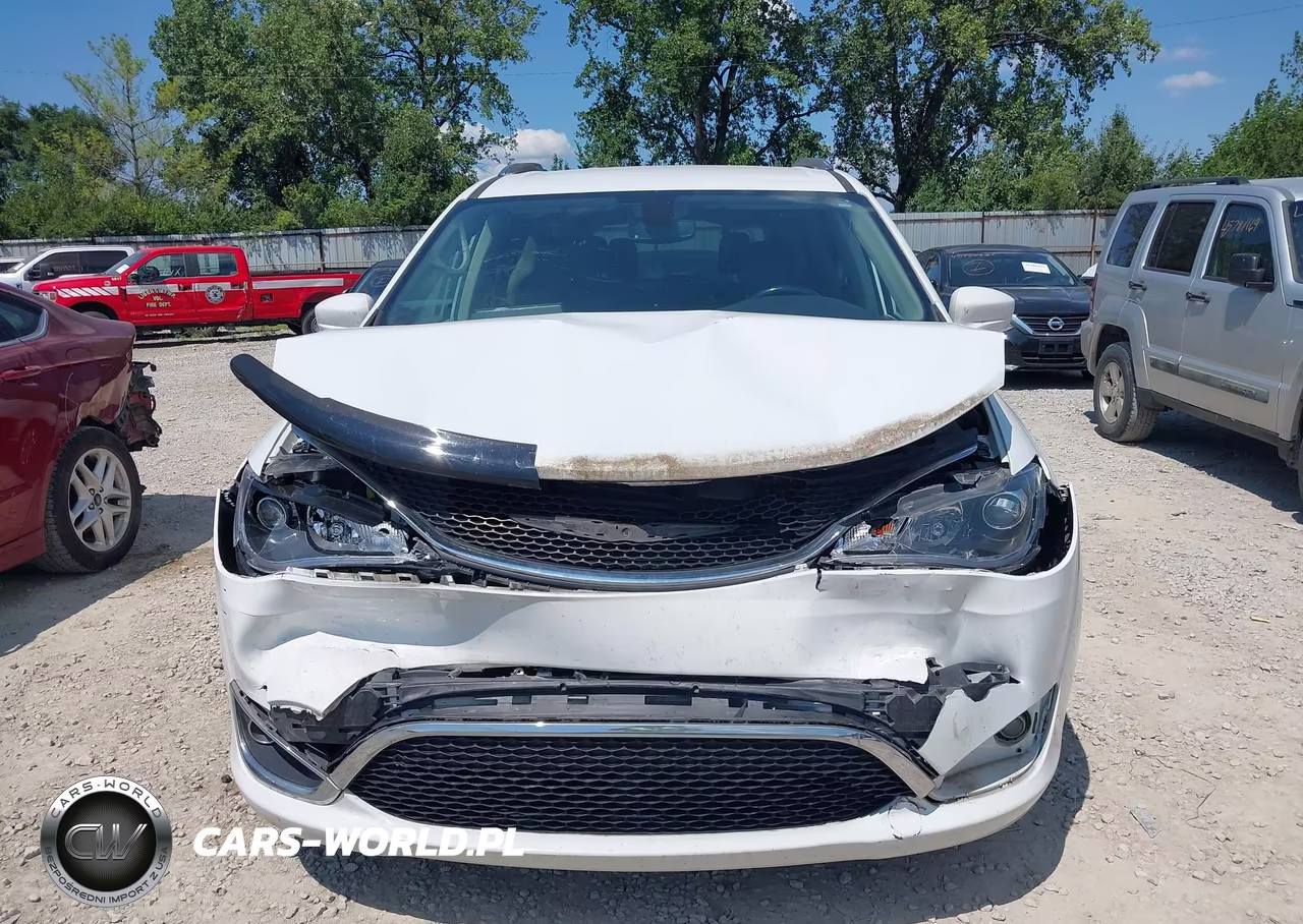 2020 Chrysler Pacifica Touring L VIN:2C4RC1BG7LR125084 - 12