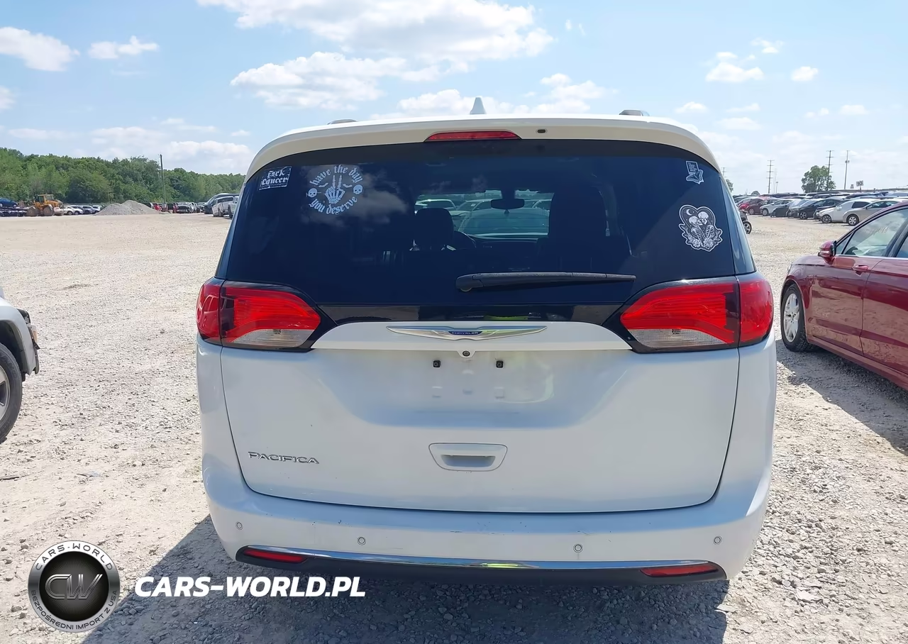 2020 Chrysler Pacifica Touring L VIN:2C4RC1BG7LR125084 - 16