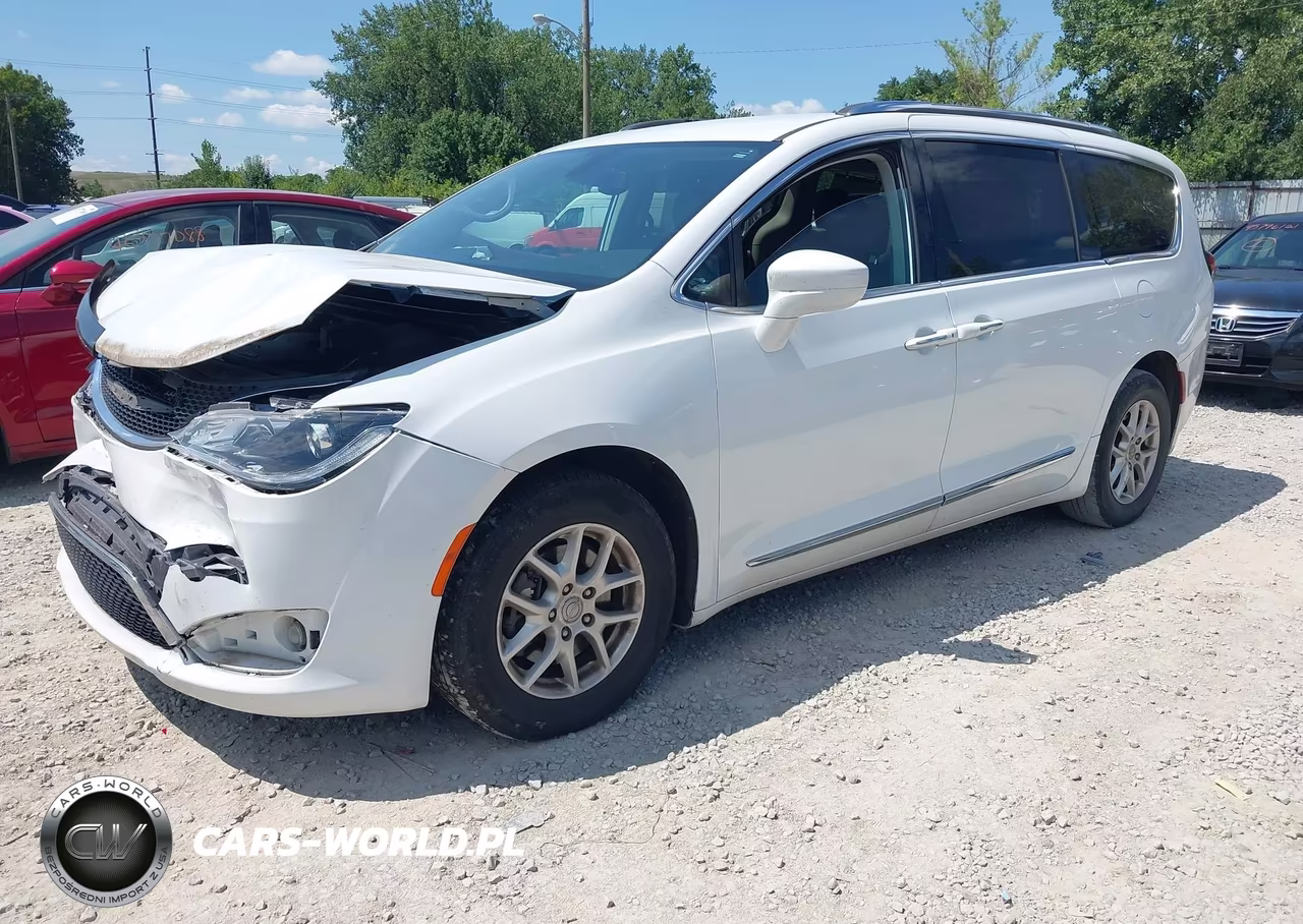 2020 Chrysler Pacifica Touring L VIN:2C4RC1BG7LR125084 - 2
