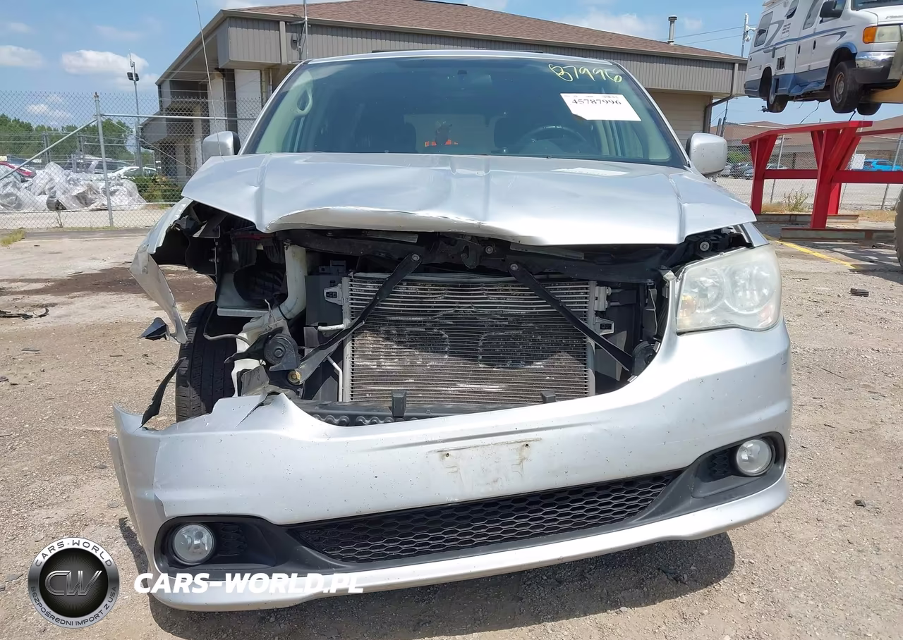 2011 Dodge Grand Caravan Crew VIN:2D4RN5DG2BR679746 - 13