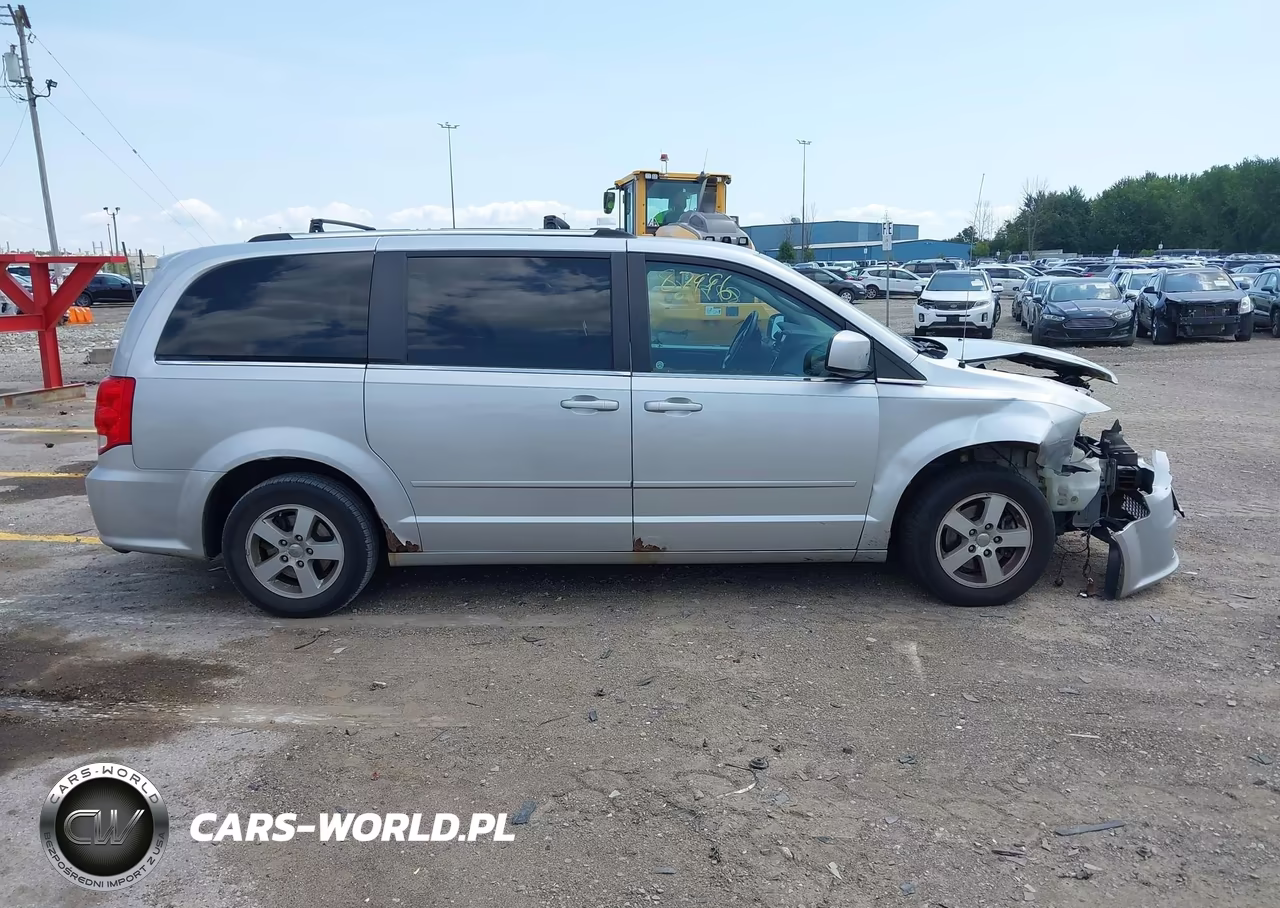 2011 Dodge Grand Caravan Crew VIN:2D4RN5DG2BR679746 - 14