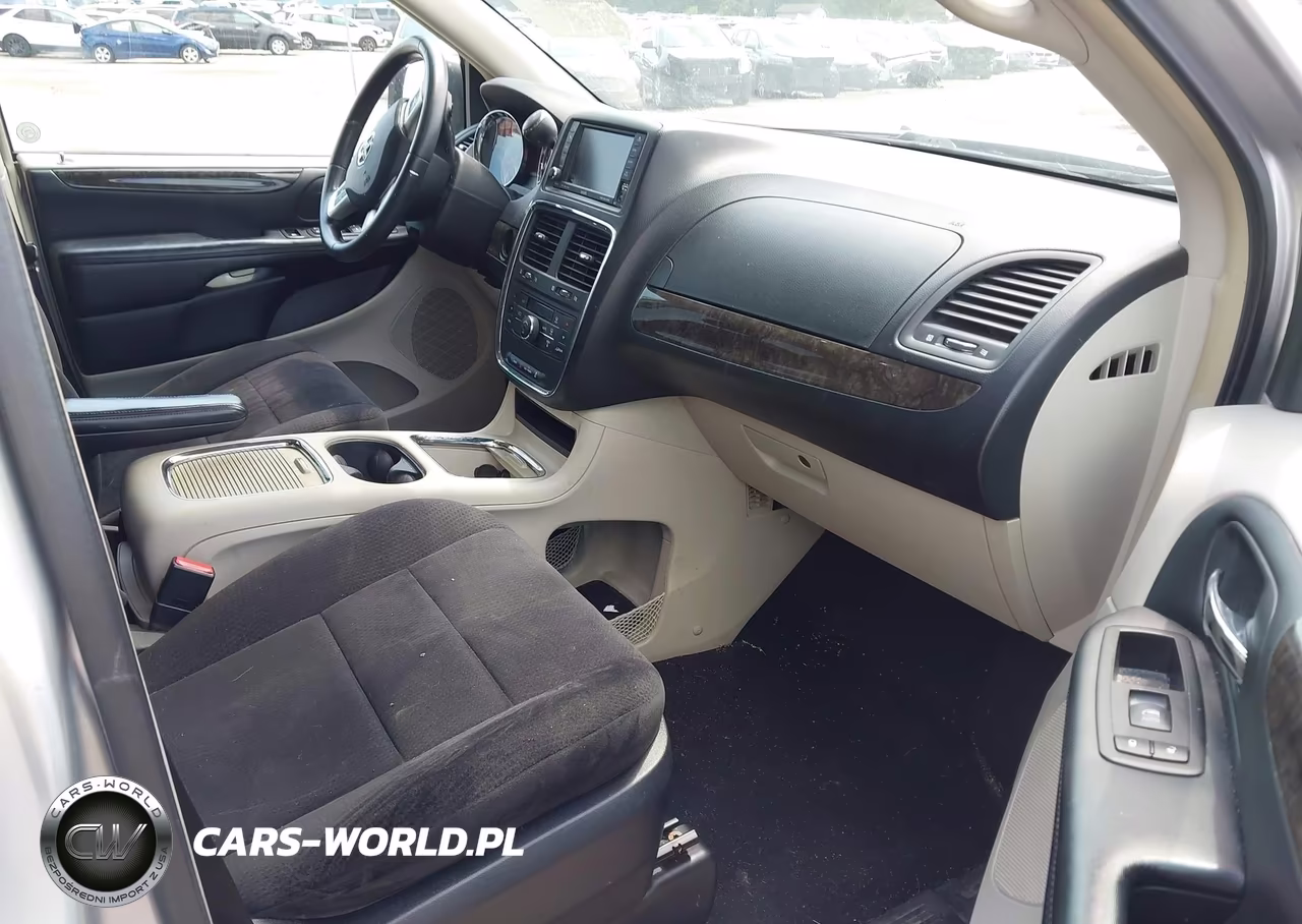 2011 Dodge Grand Caravan Crew VIN:2D4RN5DG2BR679746 - 5