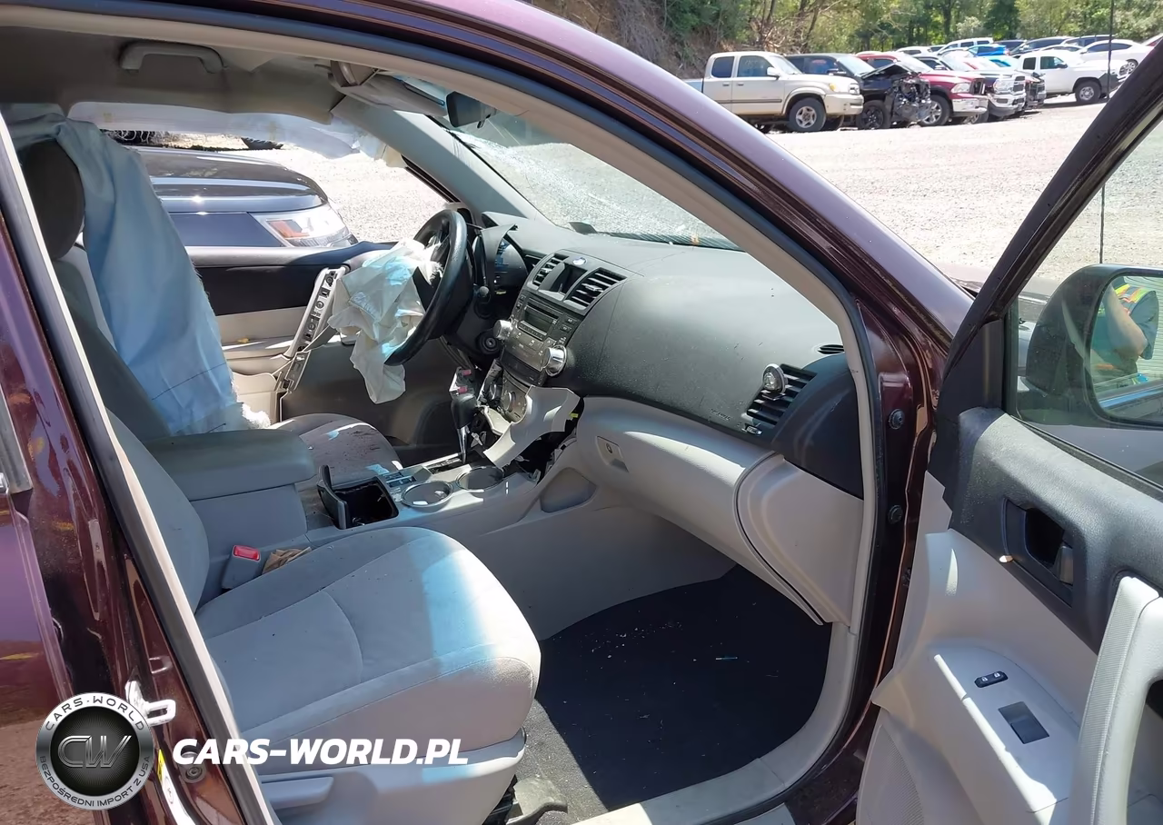 2012 Toyota Highlander Base V6 VIN:5TDBK3EH4CS154845 - 5