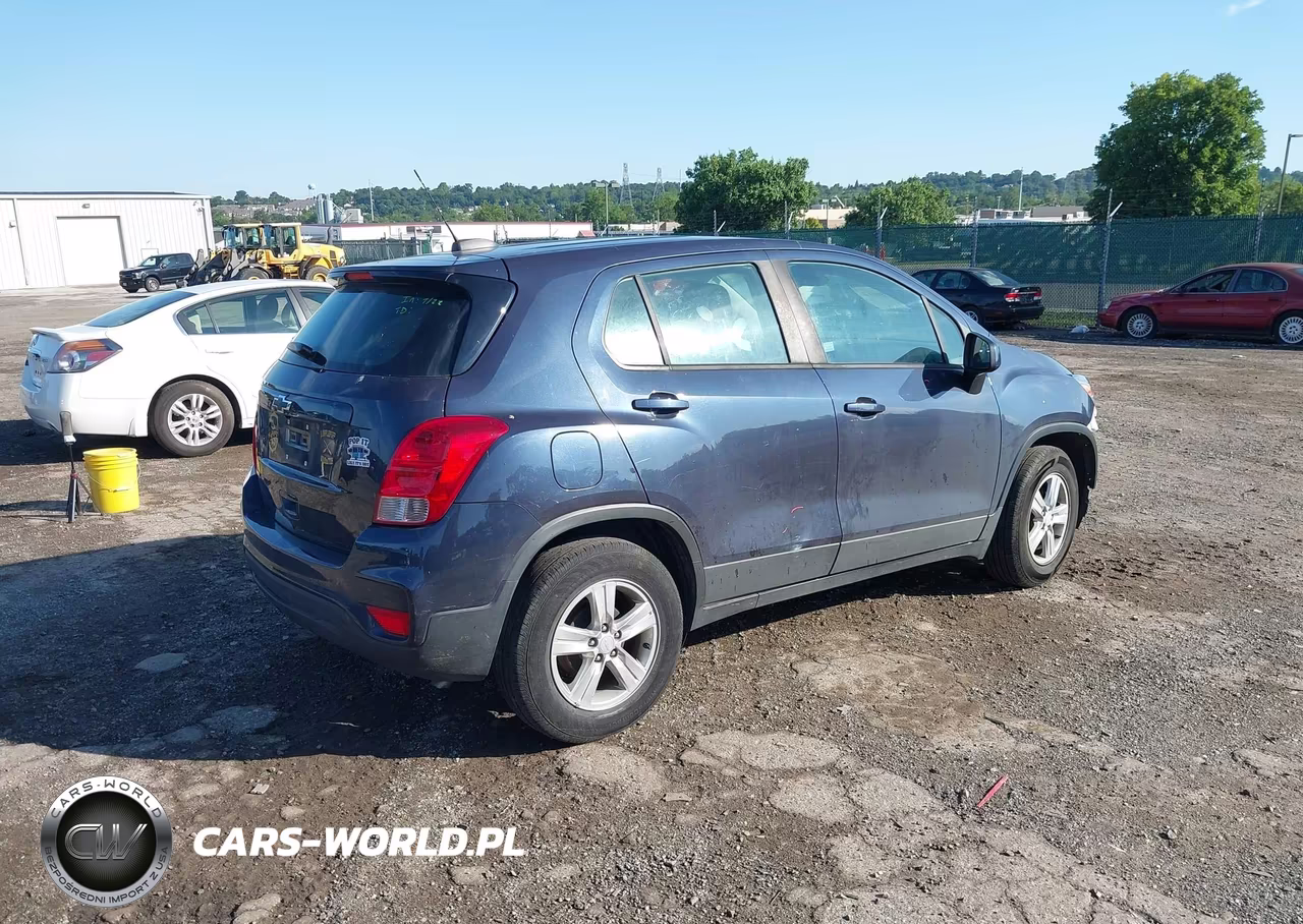 2019 Chevrolet Trax Ls VIN:3GNCJKSB4KL248995 - 4