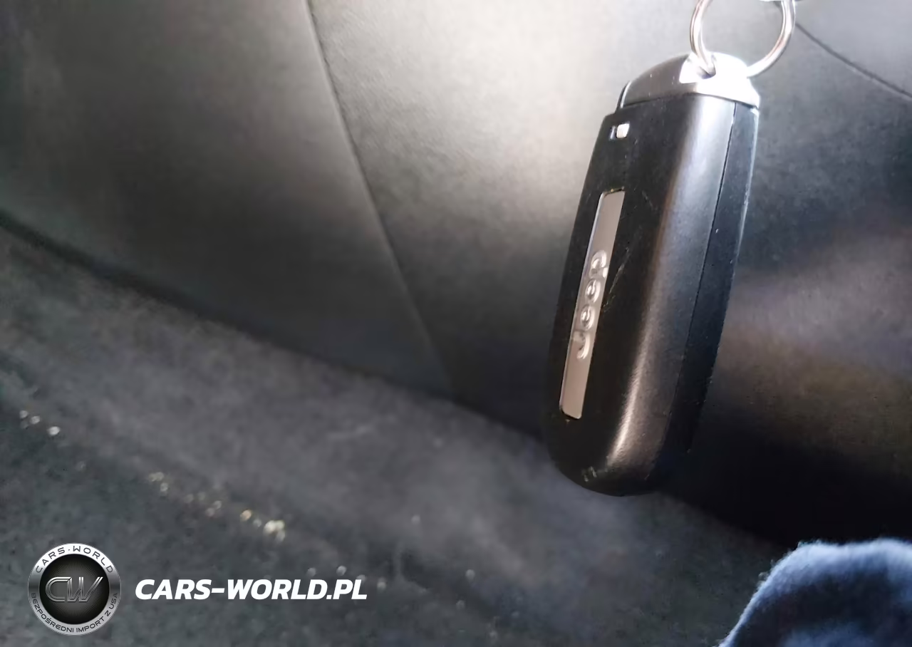 2019 Jeep Cherokee Limited 4X4 VIN:1C4PJMDX7KD186335 - 11