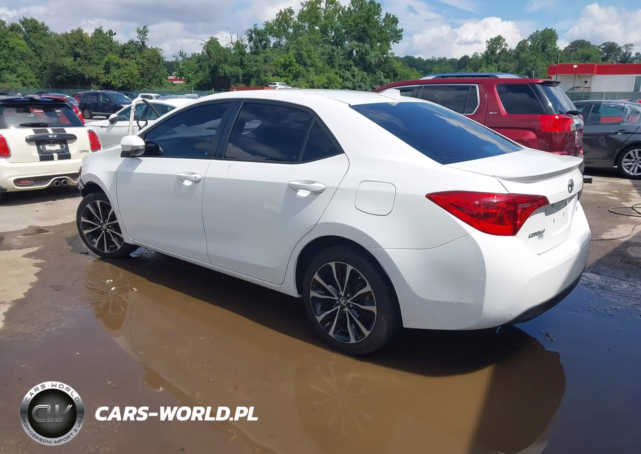 2017 Toyota Corolla Se VIN:5YFBURHE6HP661633 - 3