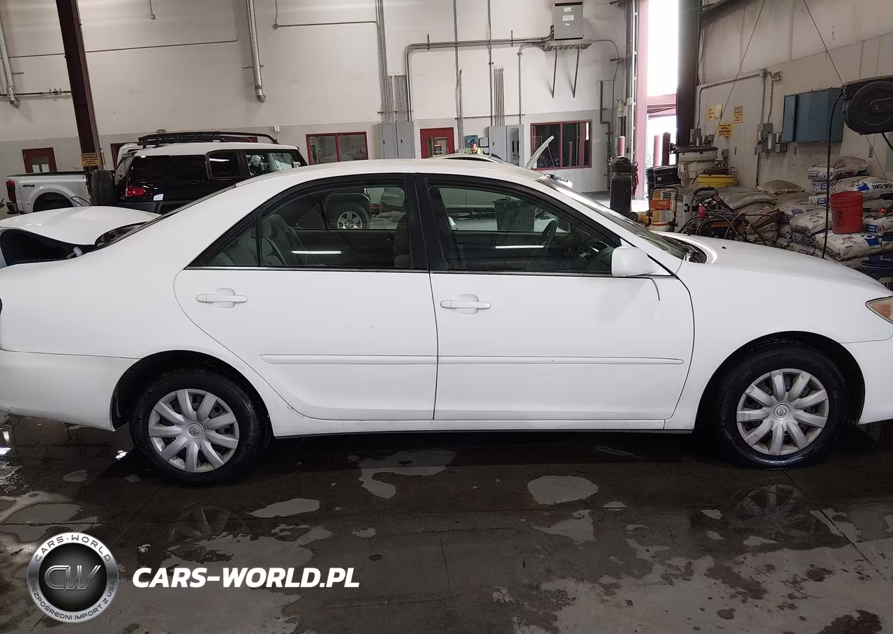 2005 Toyota Camry Le VIN:4T1BE32KX5U606203 - 13