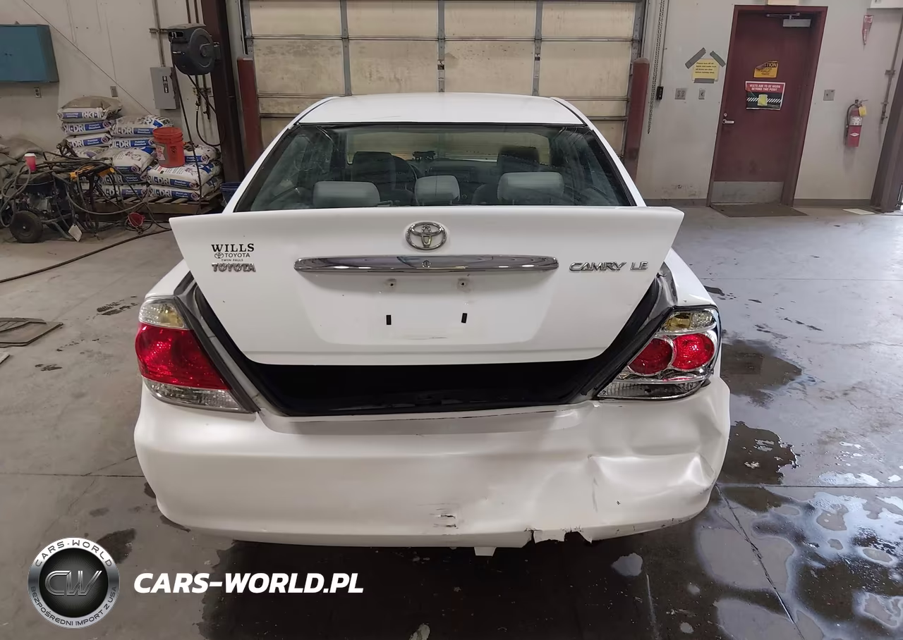 2005 Toyota Camry Le VIN:4T1BE32KX5U606203 - 16