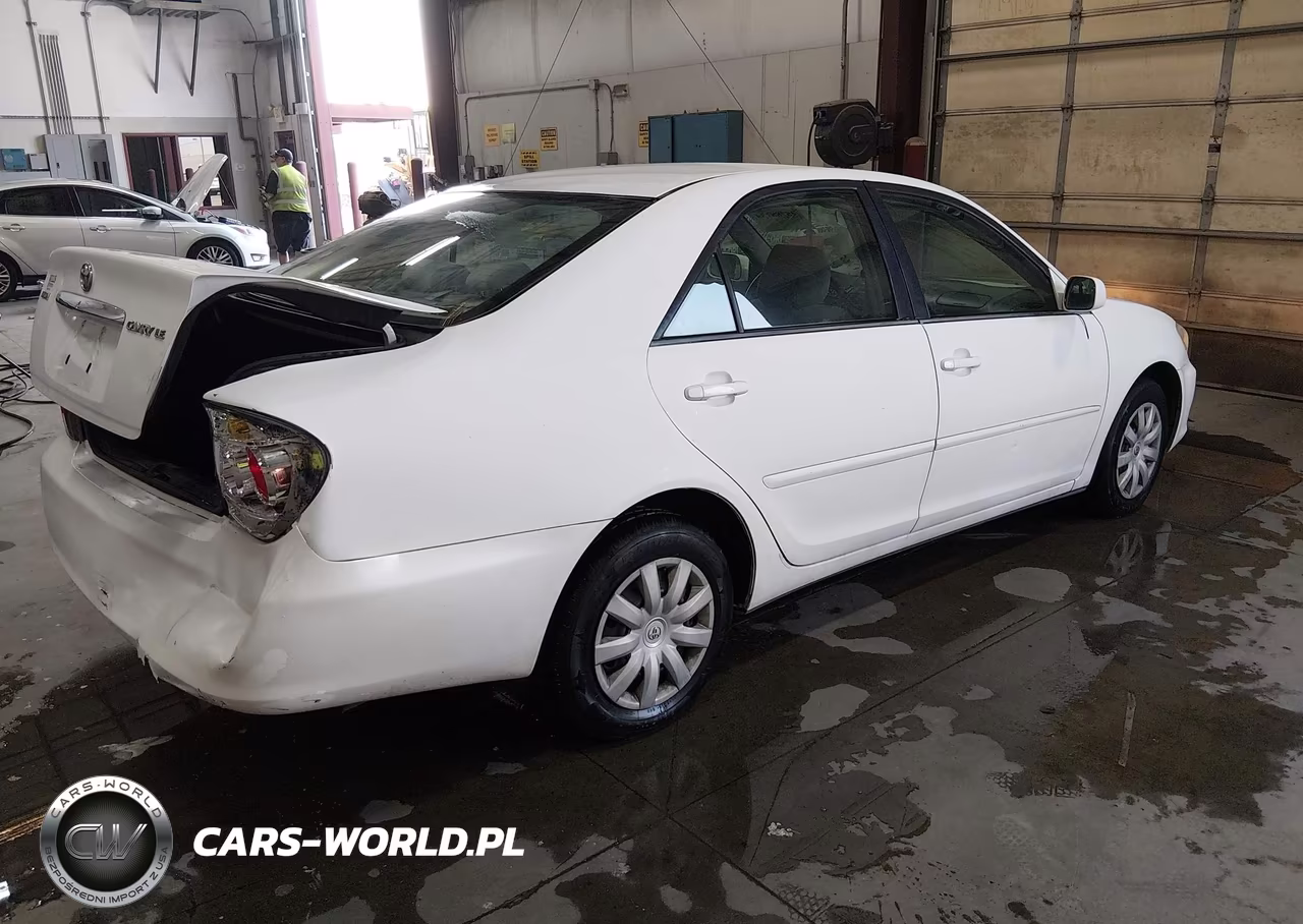 2005 Toyota Camry Le VIN:4T1BE32KX5U606203 - 4