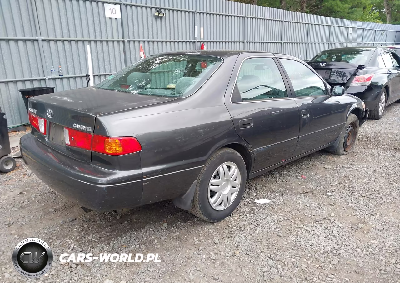 2001 Toyota Camry Le VIN:4T1BG22K61U843561 - 4