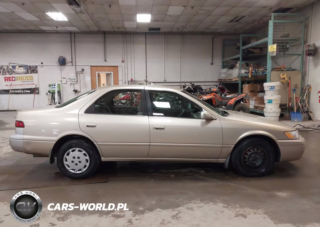 1998 Toyota Camry Le VIN:JT2BG22K3W0167193 - 13