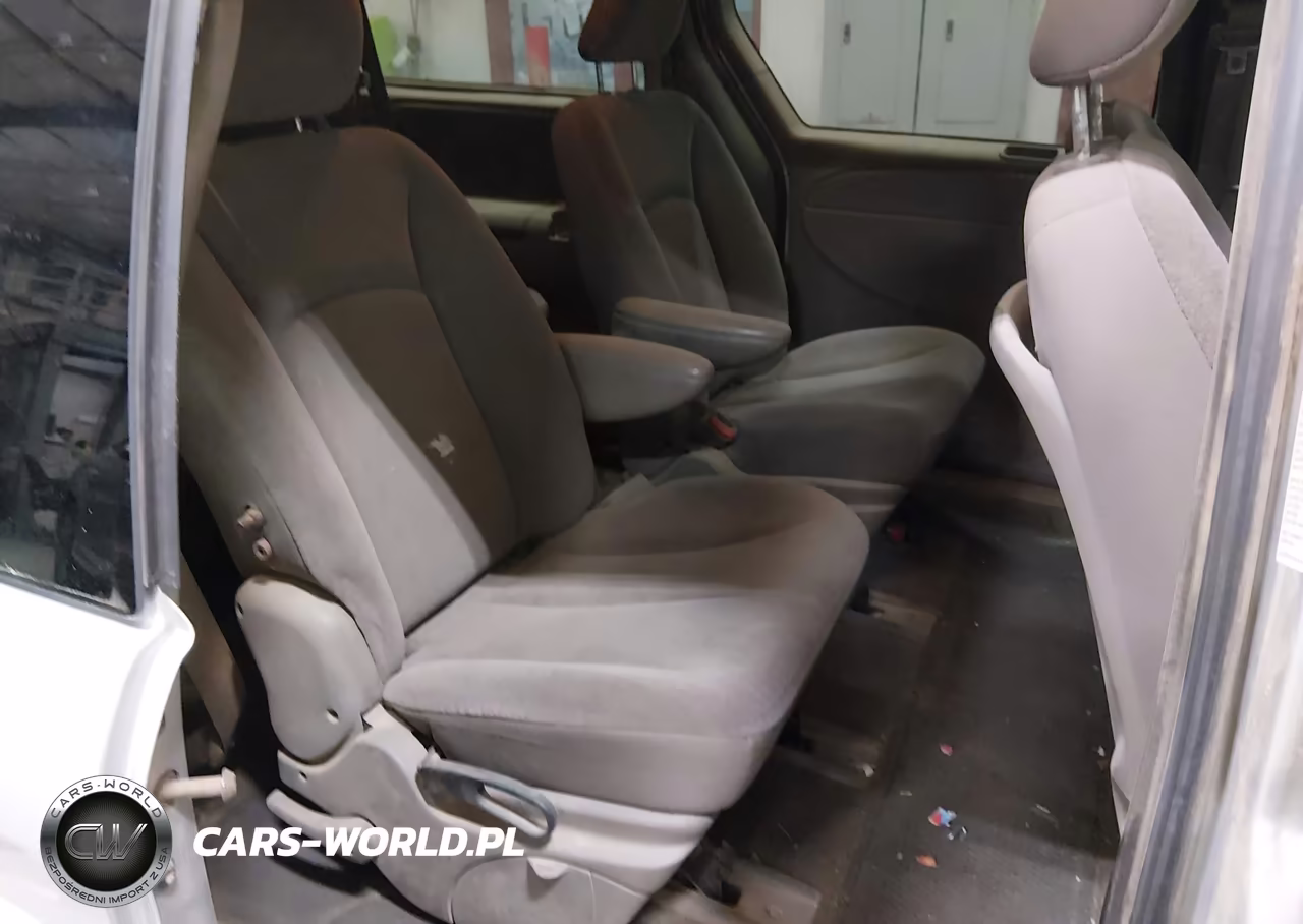 2003 Dodge Grand Caravan Sport VIN:2D4GT44L13R199638 - 8