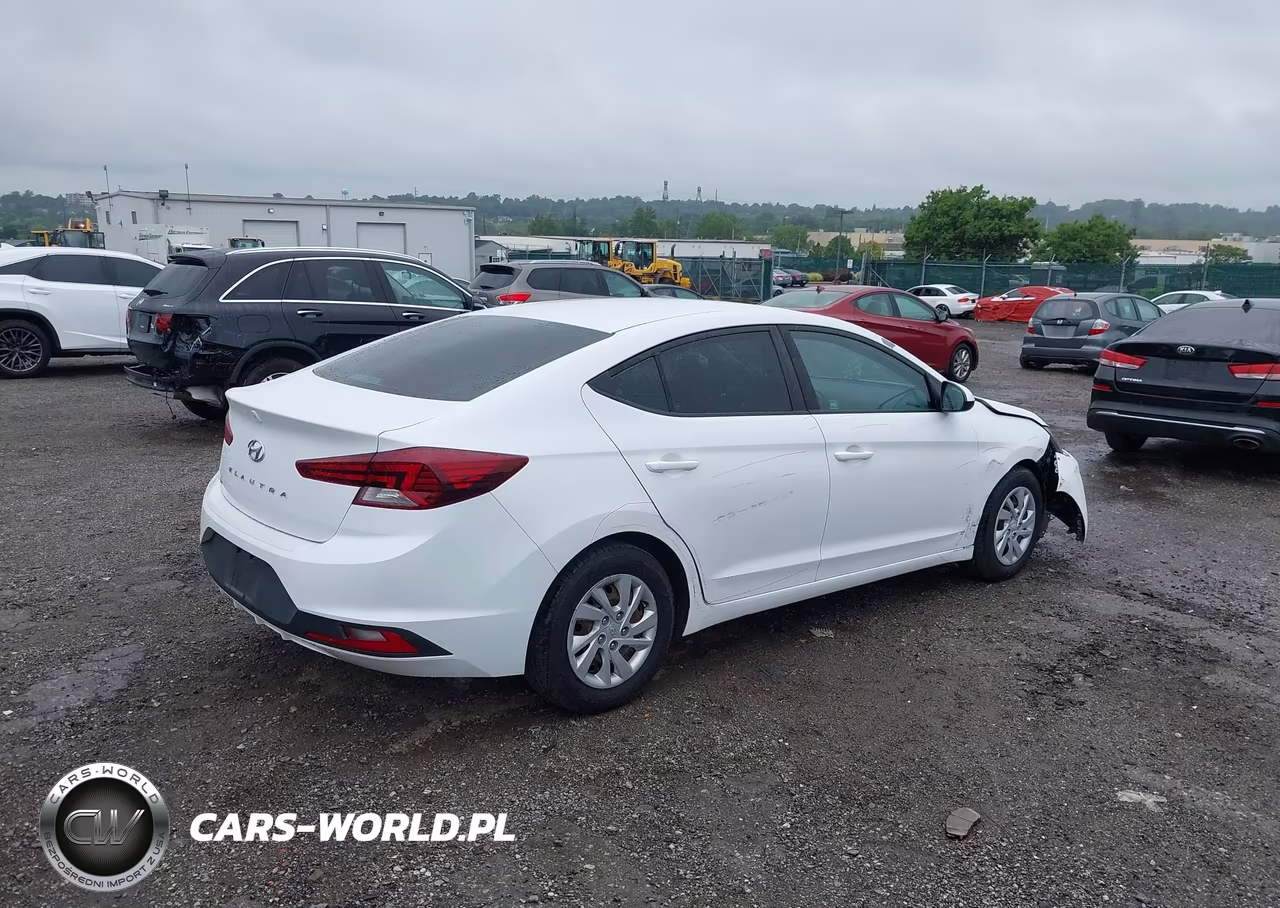 2019 Hyundai Elantra Se VIN:5NPD74LF1KH461833 - 4